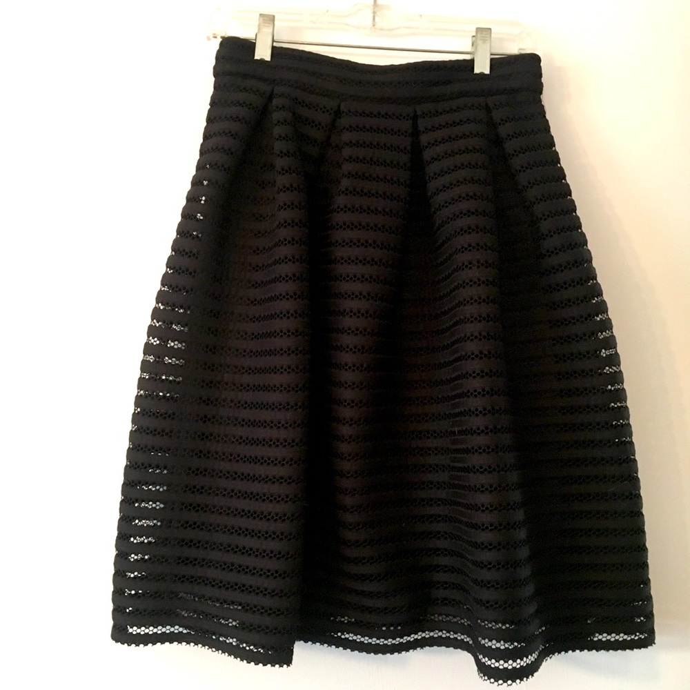 DE Collection Black Lace Overlay Swing Skirt NWT - Picture 1 of 7